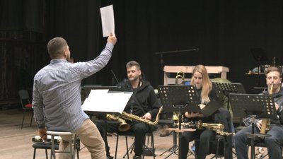 "Не вкрадене Різдво": у Черкасах готують виставу для любителів джазу "Не вкрадене Різдво": у Черкасах готують виставу для любителів джазу