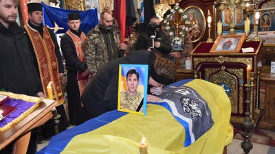 Прощання з воїном Анатолієм Аркатовим
