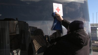 Гуманітарна допомога та евакуаційні автобуси вирушили із Запоріжжя до Поліг