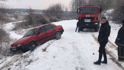 Сніг на Харківщині: у двох районах області сталися дві ДТП