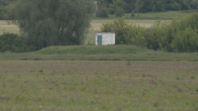 Біля свердловини, що подає воду на Рівне, почали кропити поля. Водоканал бачить порушення Біля свердловини, що подає воду на Рівне, почали кропити поля. Водоканал бачить порушення