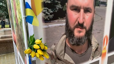 "Ціна війни": у центрі Тернополя вшановують загиблих військовослужбовців