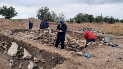 Розкопали житло, прикраси, кераміку: на Херсонщині археологи дослідили поселення I ст. до нашої ери