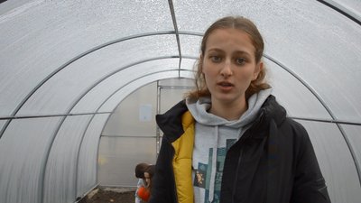 На Тернопільщині школярі висадили квіти, які занесені до Червоної книги