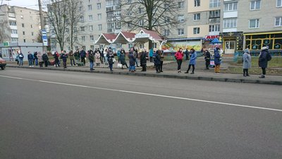 У Луцьку не вийшли на маршрут 115 із 200 тролейбусів та автобусів У Луцьку не вийшли на маршрут 115 із 200 тролейбусів та автобусів
