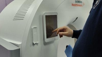 Новий комп'ютерний томограф вартістю один мільйон доларів випробовують в обласній лікарні у Житомирі Новий комп'ютерний томограф вартістю один мільйон доларів випробовують в обласній лікарні у Житомирі