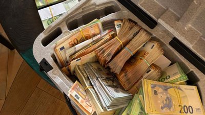 На Закарпатті провели обшуки в центрі пластичної хірургії