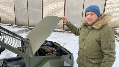 Поїде під Авдіївку. Миколаївські автомайстри відправили на фронт 35-й переобладнаний автомобіль Поїде під Авдіївку. Миколаївські автомайстри відправили на фронт 35-й переобладнаний автомобіль