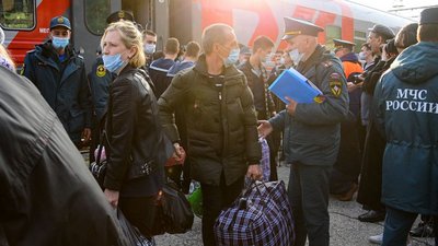 Якщо на цих фото ви впізнали своїх рідних, звертайтесь до контакт-центру Маріуполя Якщо на цих фото ви впізнали своїх рідних, звертайтесь до контакт-центру Маріуполя