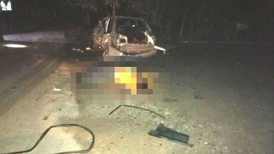 На Рівненщині п'яний водій влетів у дерева, пасажирка випала з авто і загинула – поліція На Рівненщині п'яний водій влетів у дерева, пасажирка випала з авто і загинула – поліція