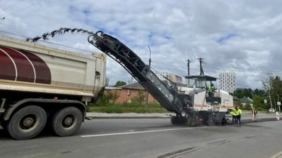 На вулиці Шевченка знімають старий асфальт