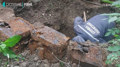 Рівненщина: біля Тараканівського форту знайшли більше сотні боєприпасів Рівненщина: біля Тараканівського форту знайшли більше сотні боєприпасів