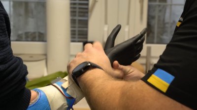 У Львові у реабілітаційному центрі встановили біонічний протез руки бойовому медику У Львові у реабілітаційному центрі встановили біонічний протез руки бойовому медику