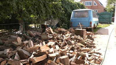 В ліс по дрова: як готуються до морозів на Черкащині