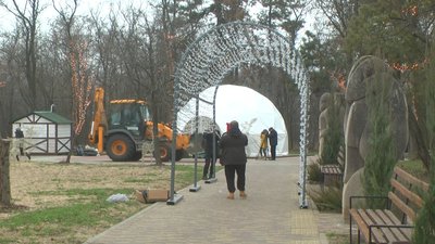У Запоріжжі показали як виглядає новорічне містечко У Запоріжжі показали як виглядає новорічне містечко