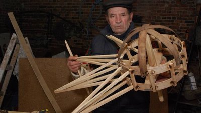 Майстриня з Черкас колекціонує різдвяні зірки та збирається про них видати книгу Майстриня з Черкас колекціонує різдвяні зірки та збирається про них видати книгу