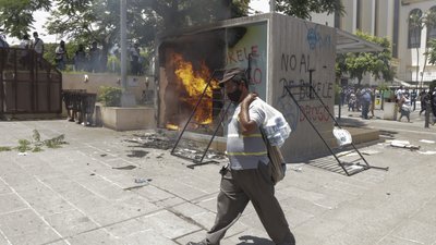У Сальвадорі тисячі людей влаштували протест проти біткоїну У Сальвадорі тисячі людей влаштували протест проти біткоїну