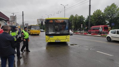 У Львові перевіряли чи дотримуються норм карантину водії громадського транспорту