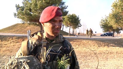 На полігоні під Житомиром десантники та авіація провели спільні навчання На полігоні під Житомиром десантники та авіація провели спільні навчання