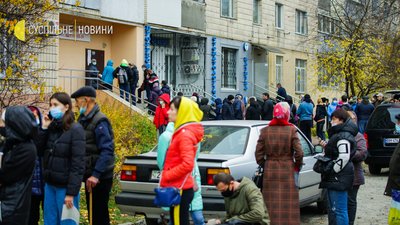 COVID-19: чи є черги на вакцинацію в столиці та області. Фоторепортаж COVID-19: чи є черги на вакцинацію в столиці та області. Фоторепортаж