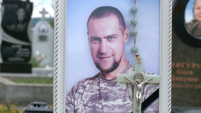 Не дочекався народження третьої дитини. Історія загиблого бійця з Івано-Франківщини Романа Пулика Не дочекався народження третьої дитини. Історія загиблого бійця з Івано-Франківщини Романа Пулика