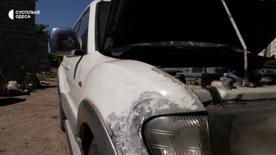 Пошкоджені на мінах, під обстрілами та в ДТП: як в Одесі відновлюють авто для військових Пошкоджені на мінах, під обстрілами та в ДТП: як в Одесі відновлюють авто для військових