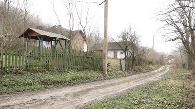 Прикарпатське село Озерце: холодні хати і теплі спогади Прикарпатське село Озерце: холодні хати і теплі спогади