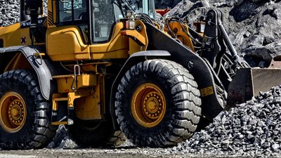 Збитків на понад 900 тисяч гривень. На Франківщині викрили чотирьох чоловіків, які незаконно видобували гравій