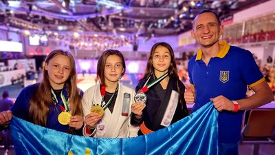 Кропивницькі джитсери вибороли 12 медалей на чемпіонаті світу серед дітей та юніорів Кропивницькі джитсери вибороли 12 медалей на чемпіонаті світу серед дітей та юніорів