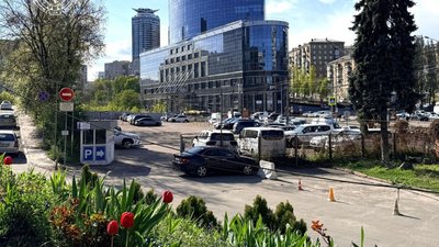 Територія Свято-Михайлівської лікарні