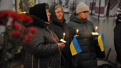 На Чернігівщині попрощалися з двома бійцями, які загинули на Донбасі На Чернігівщині попрощалися з двома бійцями, які загинули на Донбасі