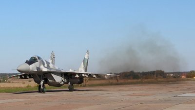 У небі над Луцьком відбулася льотна зміна пілотів тактичної авіації