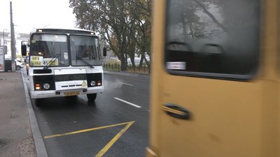Відсьогодні у Чернігові громадський транспорт у «години-пік» курсує без пільг