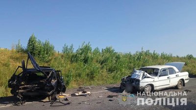 ДТП на Одещині: автівку розірвало навпіл, одна людина травмована ДТП на Одещині: автівку розірвало навпіл, одна людина травмована