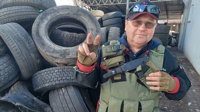 Пам'ять про загиблого онука-кіборга із Сум. Боєць "Дід" розповів про мотивацію захищати Україну
