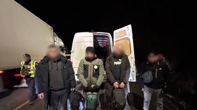 На Закарпатті затримали підозрюваного у переправленні чоловіків в опломбованому кузові