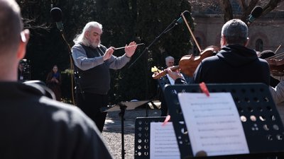 У Чернівцях провели акцію на підтримку заклику про закриття неба над Україною У Чернівцях провели акцію на підтримку заклику про закриття неба над Україною