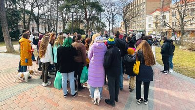Для вимушених переселенців в Ужгороді проводять безкоштовні екскурсії Для вимушених переселенців в Ужгороді проводять безкоштовні екскурсії
