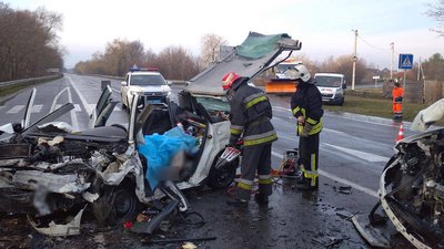 Двоє людей загинули в аварії на Львівщині Двоє людей загинули в аварії на Львівщині