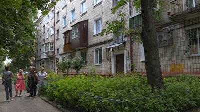Зруйнований дах, грибок та пліснява на стелі: коли відремонтують будинок на Ремісничій у Чернігові Зруйнований дах, грибок та пліснява на стелі: коли відремонтують будинок на Ремісничій у Чернігові