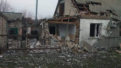 Російські війська знову обстріляли тимчасово окуповану Каховку, двоє людей загинули, дитина — поранена