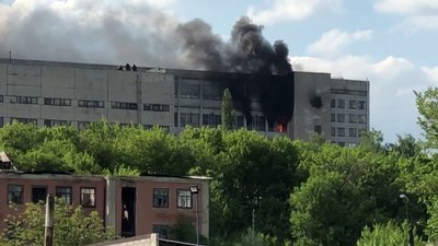 У Харкові — пожежа на території заводу "Комунар" У Харкові — пожежа на території заводу "Комунар"