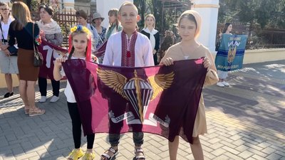 Діти прийшли помолитися за захисників із 79-ої бригади, 1 жовтня 2023 року Діти прийшли помолитися за захисників із 79-ої бригади, 1 жовтня 2023 року