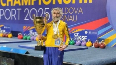 Викладач Харківського вишу, який встановив світовий рекорд в гирьовому спорті