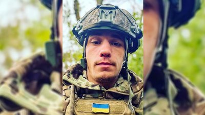 У Ніжині попрощалися із загиблим снайпером Артемом Григоренком У Ніжині попрощалися із загиблим снайпером Артемом Григоренком