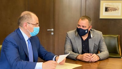 Міністр охорони здоров'я назвав умови перебування вболівальників на трибунах