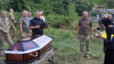 На Закарпатті попрощалися із полеглим на війні Василем Декетом