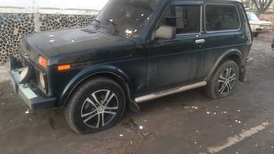 У Харкові пошкодили машину, на якій до суду приїжджав Сиса