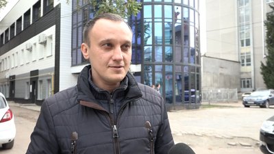 Ями до 10 сантиметрів – житомиряни скаржаться на розбиту дорогу Ями до 10 сантиметрів – житомиряни скаржаться на розбиту дорогу