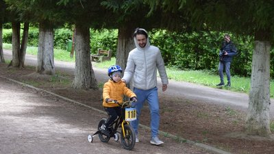 Дитячі змагання з велоспорту пройшли в Ужгороді Дитячі змагання з велоспорту пройшли в Ужгороді